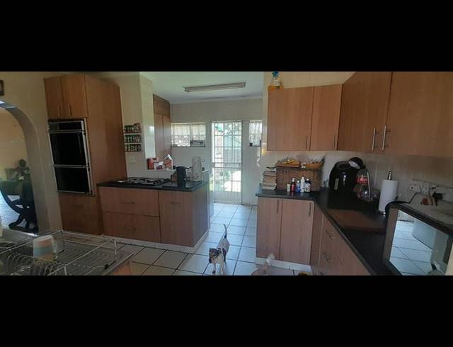 4 BEDROOM HOUSE FOR SALE IN MOUNTAIN VIEW